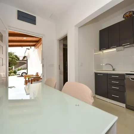 Matanovi Dvori-1 By Interhome * Vir