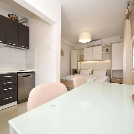 Matanovi Dvori-1 By Interhome Apartamento *