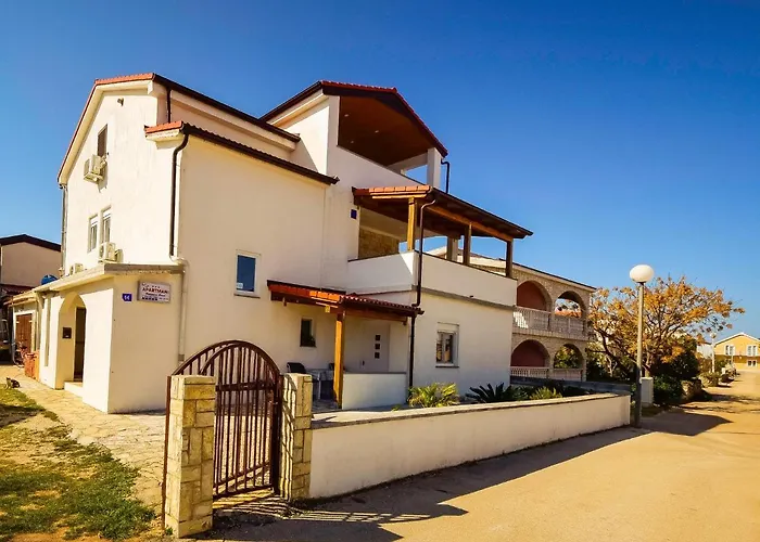 Matanovi Dvori-1 By Interhome *